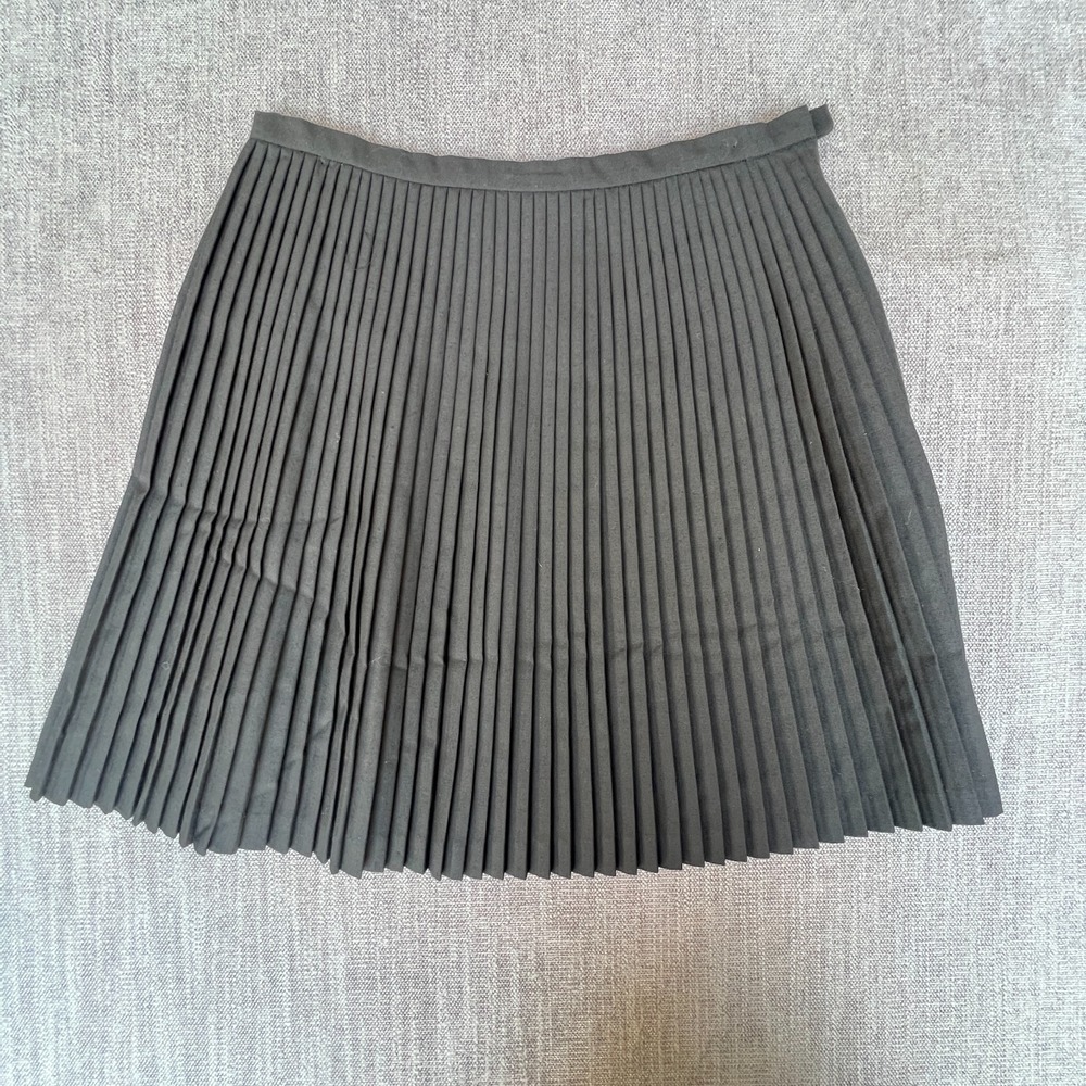 Vintage DKNY Mini Skirt Womens 6 Black Wool Blend Knife Pleat Classic Minimalist